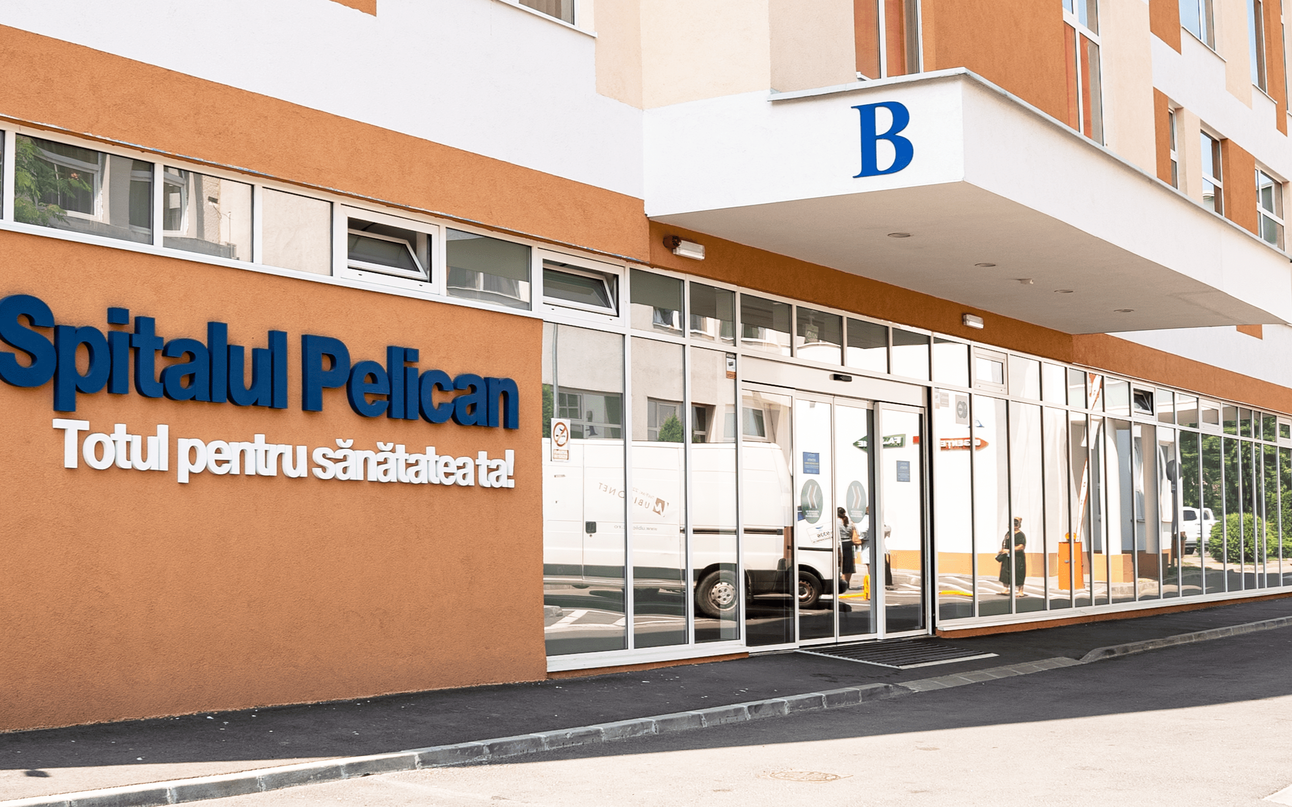 Spitalul Clinic Pelican angajeaza receptioner/a