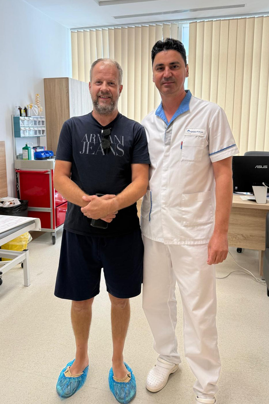 ORTOPEDIE-TRAUMATOLOGIE. Pacient  din UK, operat pentru coxartroză prin protezare pe abord minim-invaziv direct anterior: mă simt ca un rege, atât de bine sunt tratat și îngrijit de dr. CHIREA MARIUS și personalul Spitalului Pelican