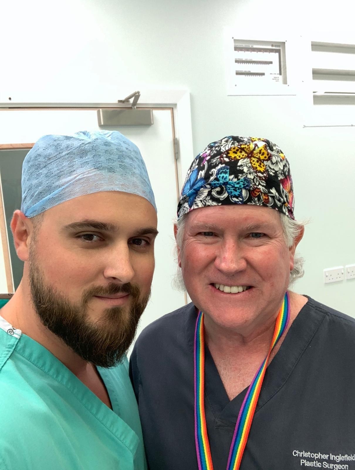 CHIRURGIE PLASTICA: primele operatii cu implanturi B-lite, la Spitalul Pelican Oradea
