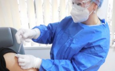 Am inceput campania de vaccinare impotriva SARS CoV-2 pentru angajatii nostri si pentru alte 16 centre medicale private din Bihor