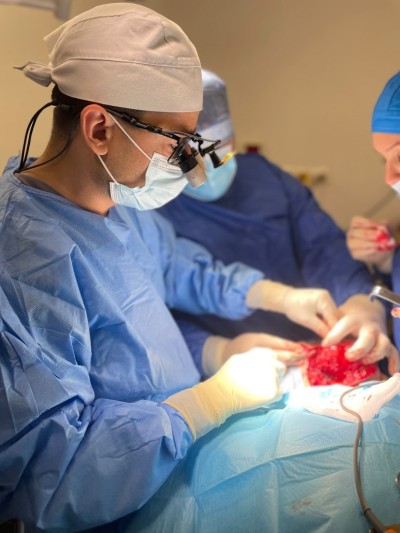 CHIRURGIE ORALA SI MAXILO-FACIALA: pacient cu forma agresiva de cancer de buza, operat cu succes la Spitalul Pelican Oradea