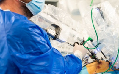 Centrul integrat de CHIRURGIE ROBOTICĂ: standard de excelență, cu echipă medicală pregătită în centre din străinătate
