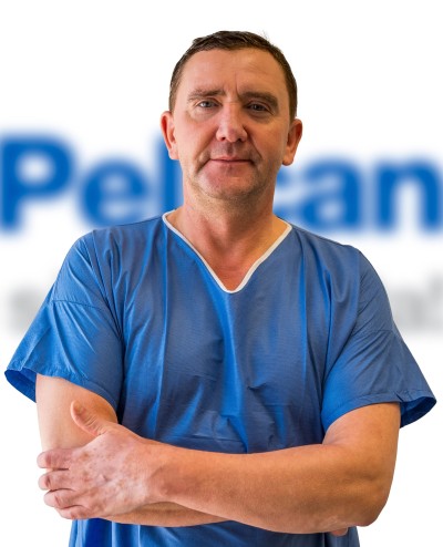 ORTOPEDIE-TRAUMATOLOGIE: Sportivă (41 de ani), cu hallux valgus bilateral s-a vindecat după o singură intervenție chirurgicală realizată prin tehnică rar utilizată în România