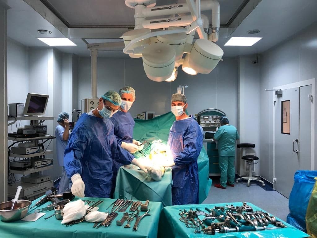 Interventie chirurgicala cu grad ridicat de dificultate, reusita, la Ortopedie