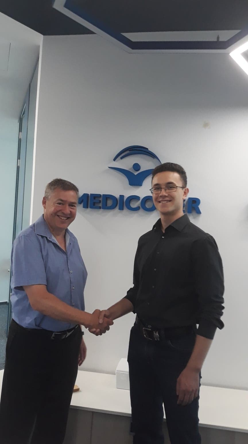 Sustinem un tanar olimpic national la fizica pentru a studia la Oxford